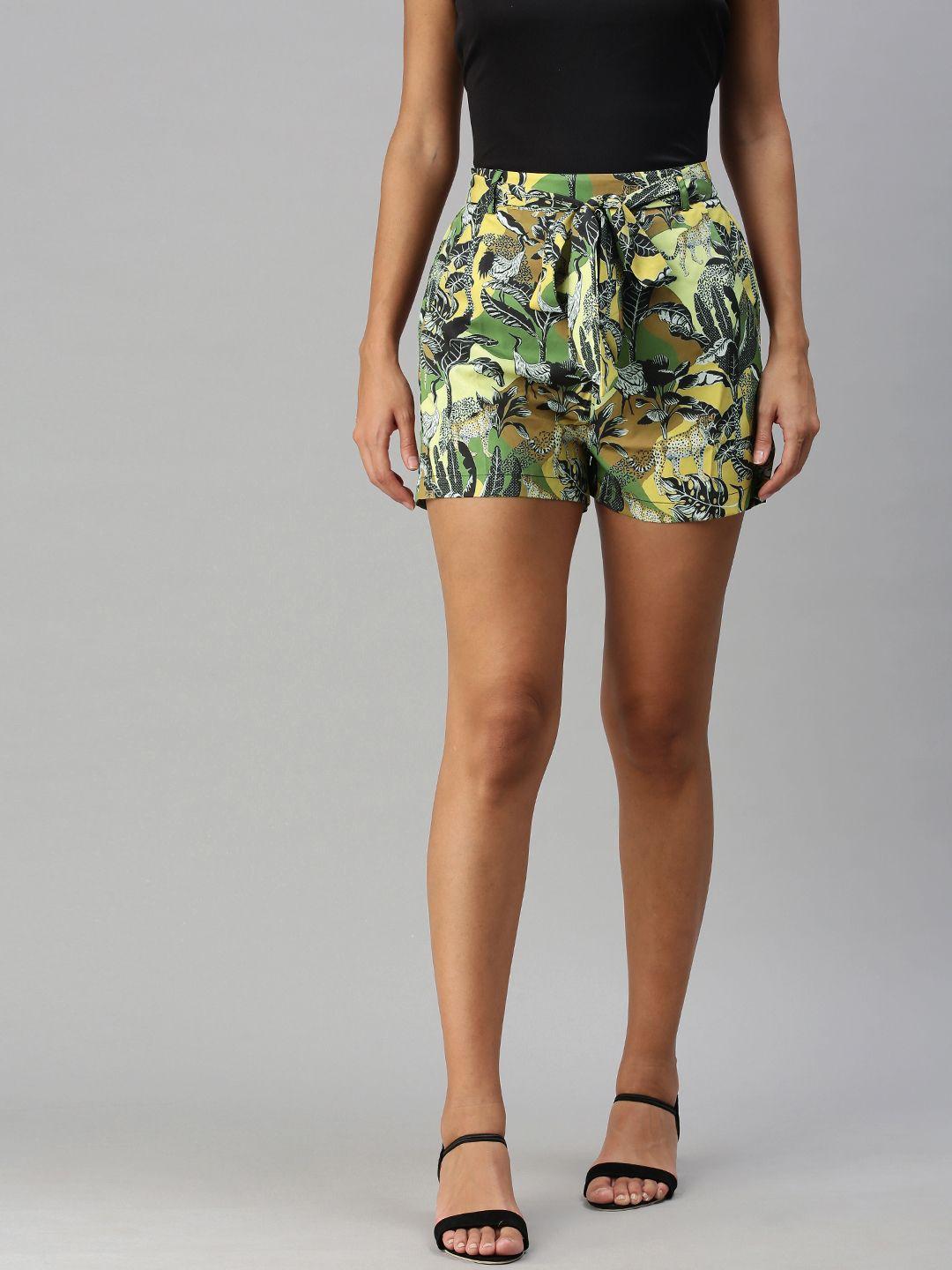 kassually-women-green-tropical-printed-mid-rise-regular-shorts