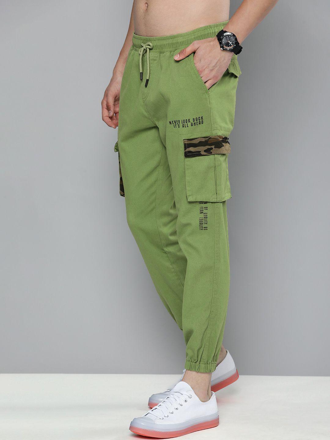 here&now-men-olive-green-solid-warp-pockets-joggers-trousers