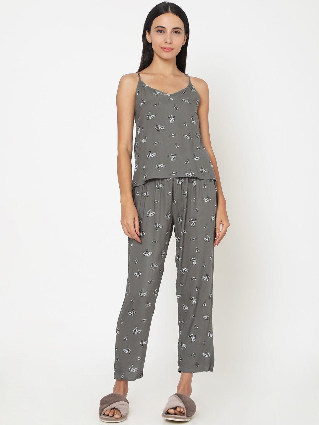 smarty-pants-women-grey-&-white-printed-pure-cotton-night-suit