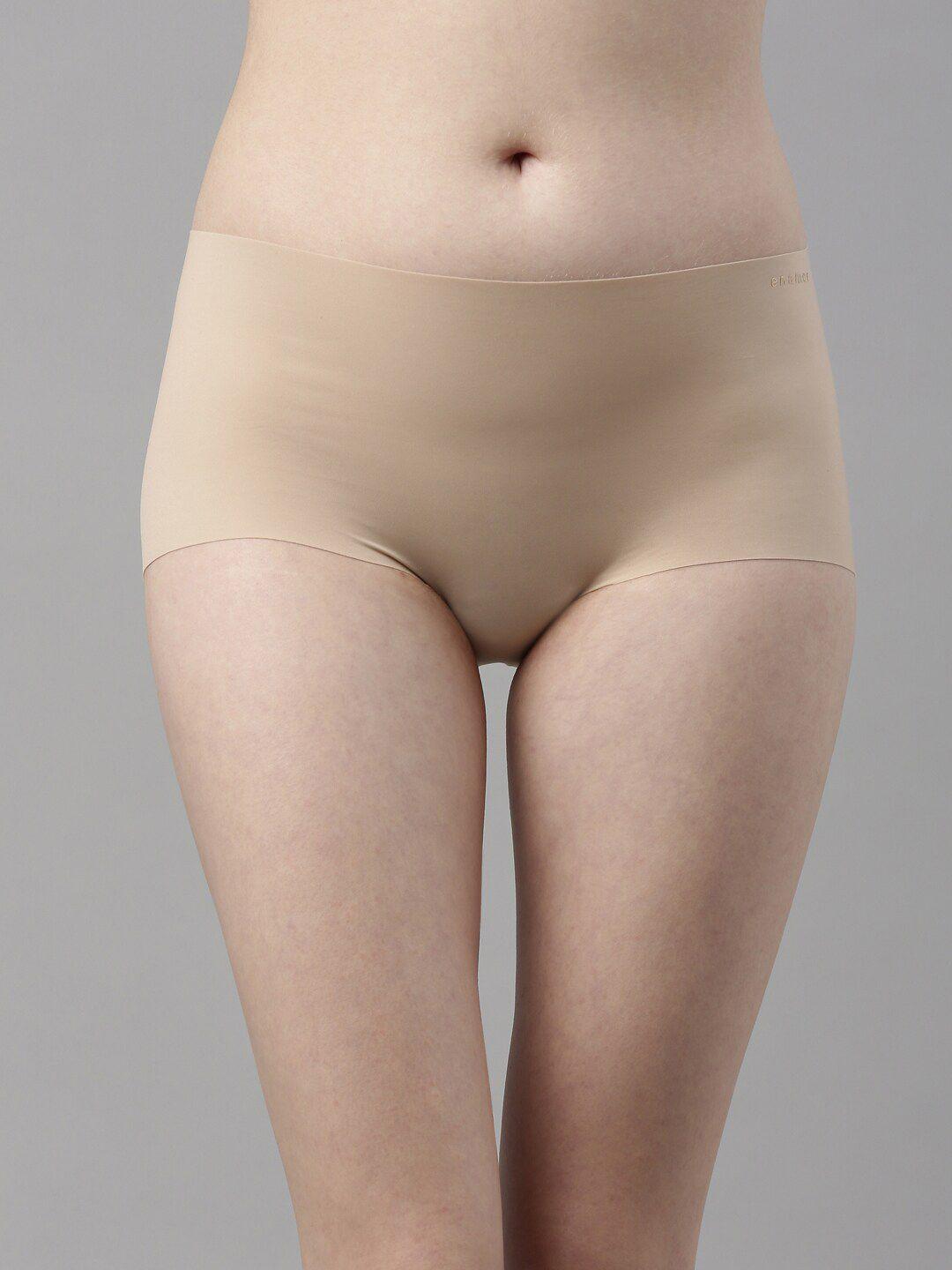 enamor-women-beige-solid-seamless-boy-shorts