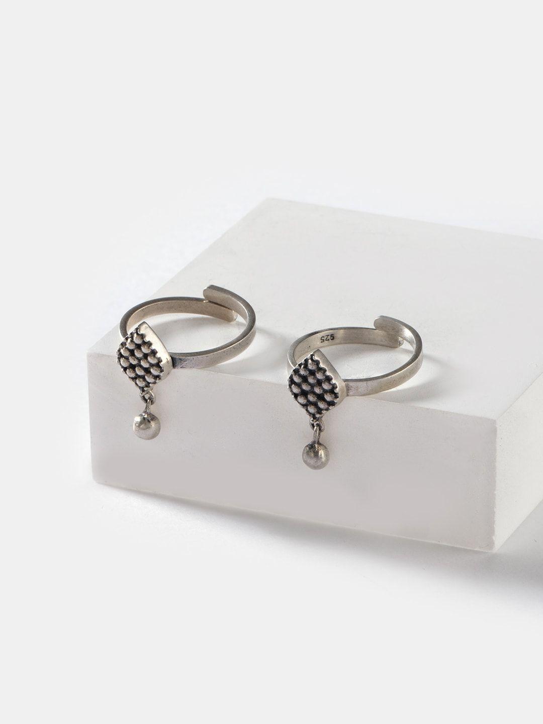 shaya-set-of-2-925-silver-toned-antique-ammachis-bazaar-wali-toe-rings