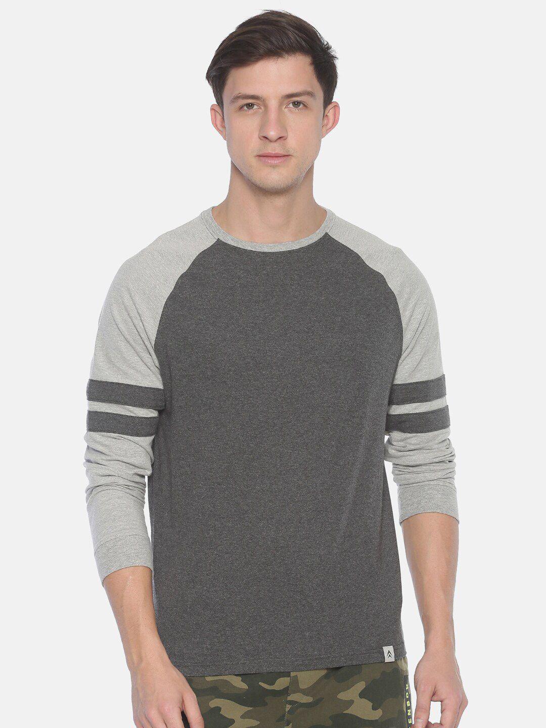 steenbok-men-grey-melange-colourblocked-applique-t-shirt
