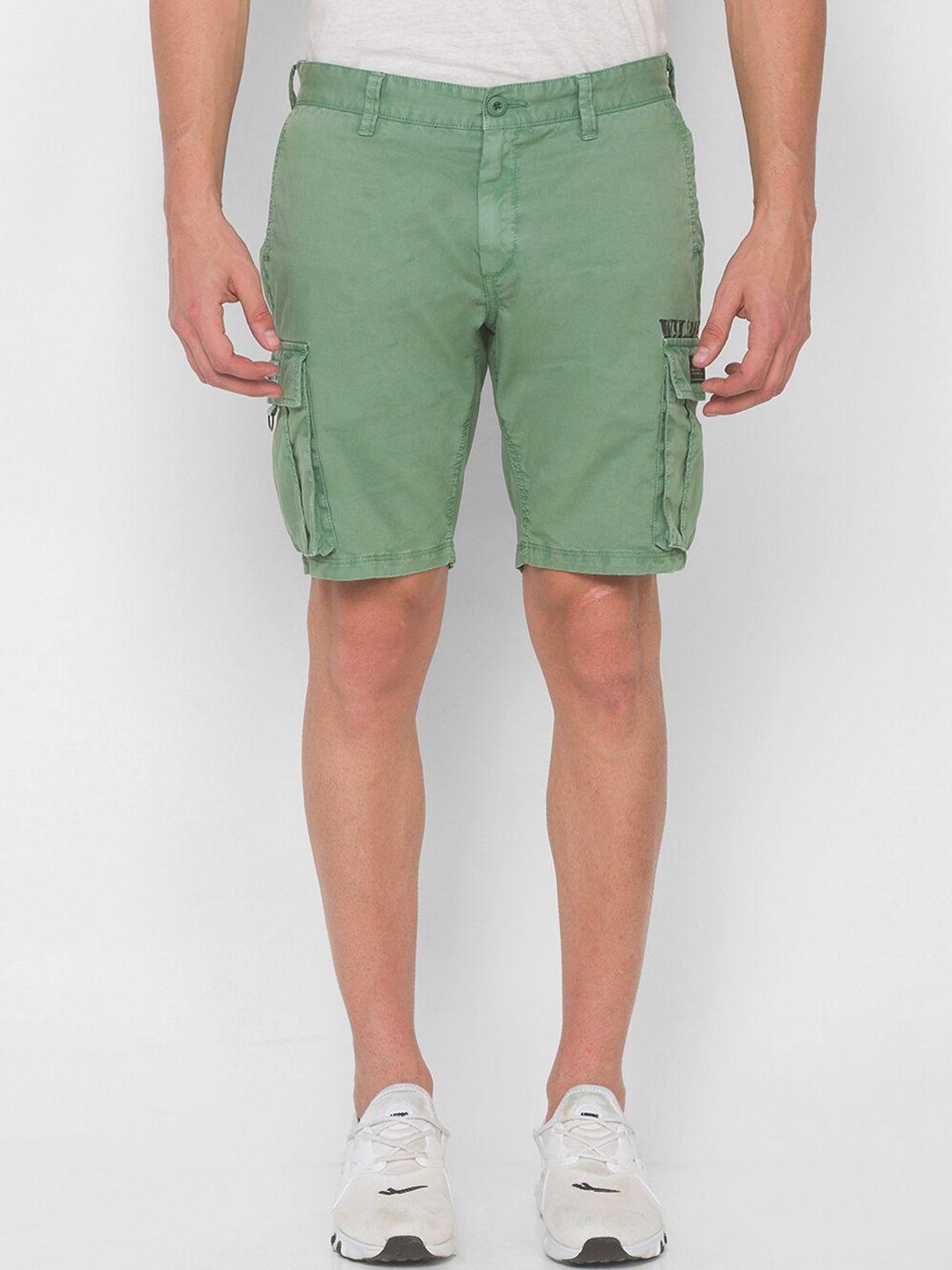 spykar-men-green-solid-relaxed-fit-mid-rise-cargo-shorts