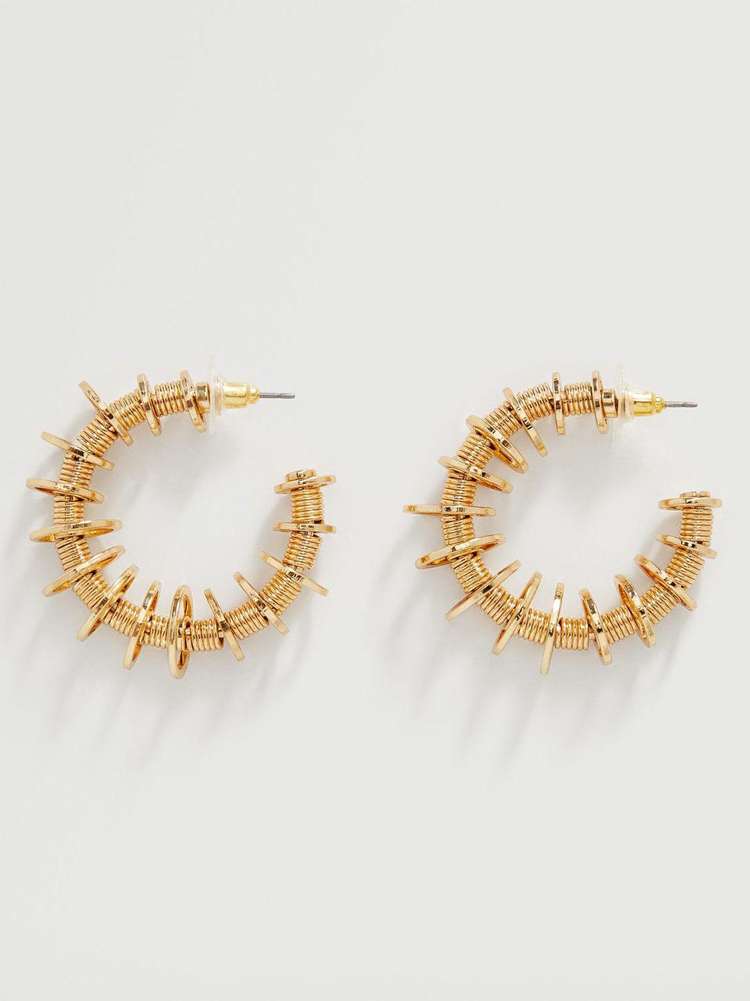 mango-gold-toned-rings-embossed-crescent-shaped-half-hoop-earrings