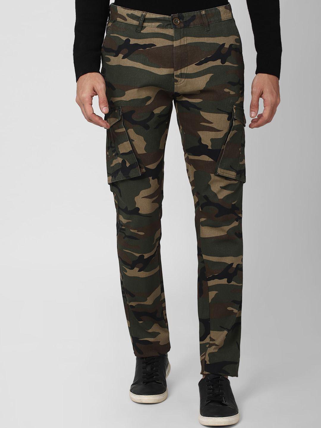 peter-england-casuals-men-olive-green-camouflage-printed-pure-cotton-cargos-trousers