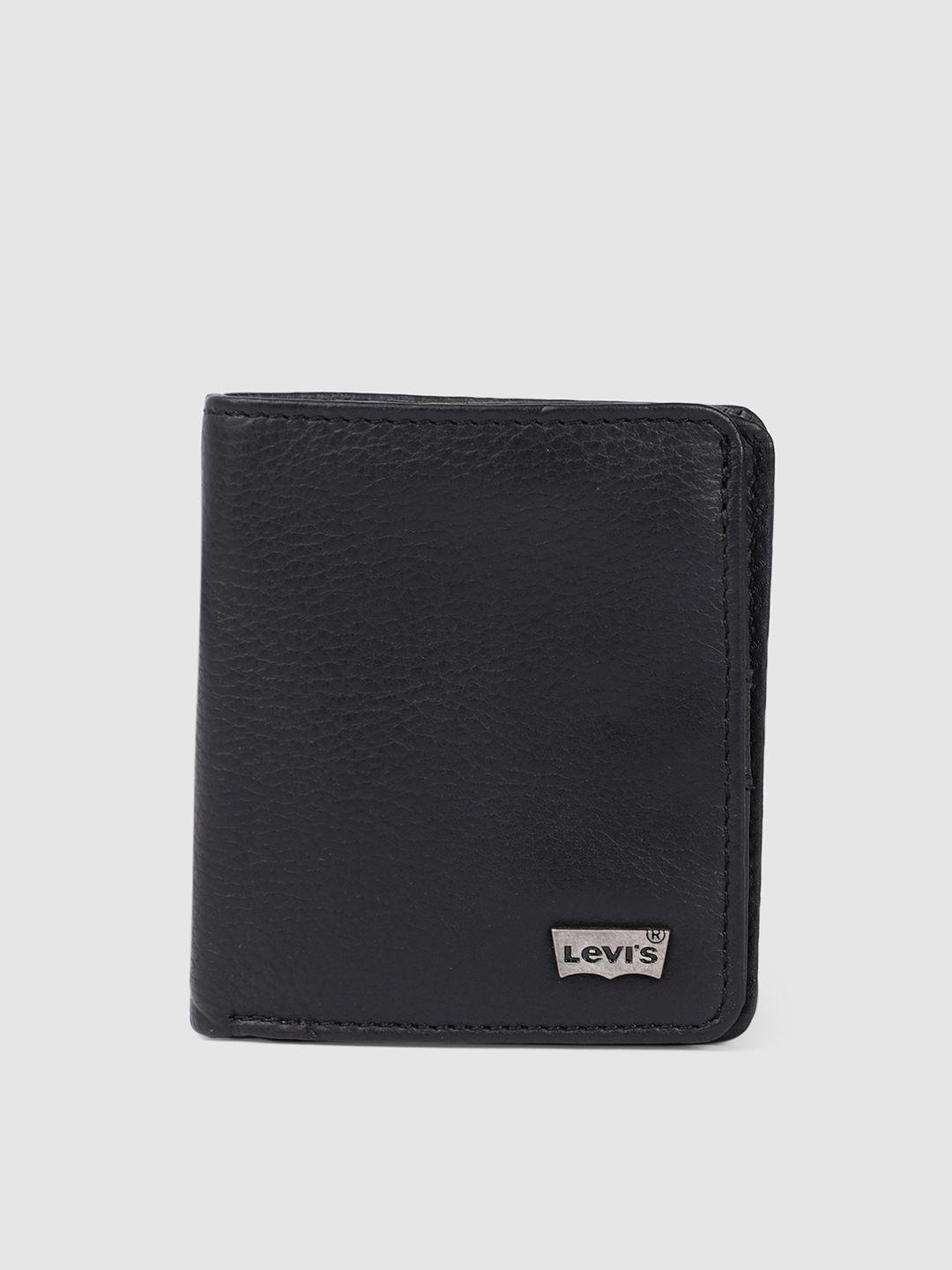 levis-men-black-leather-two-fold-wallet