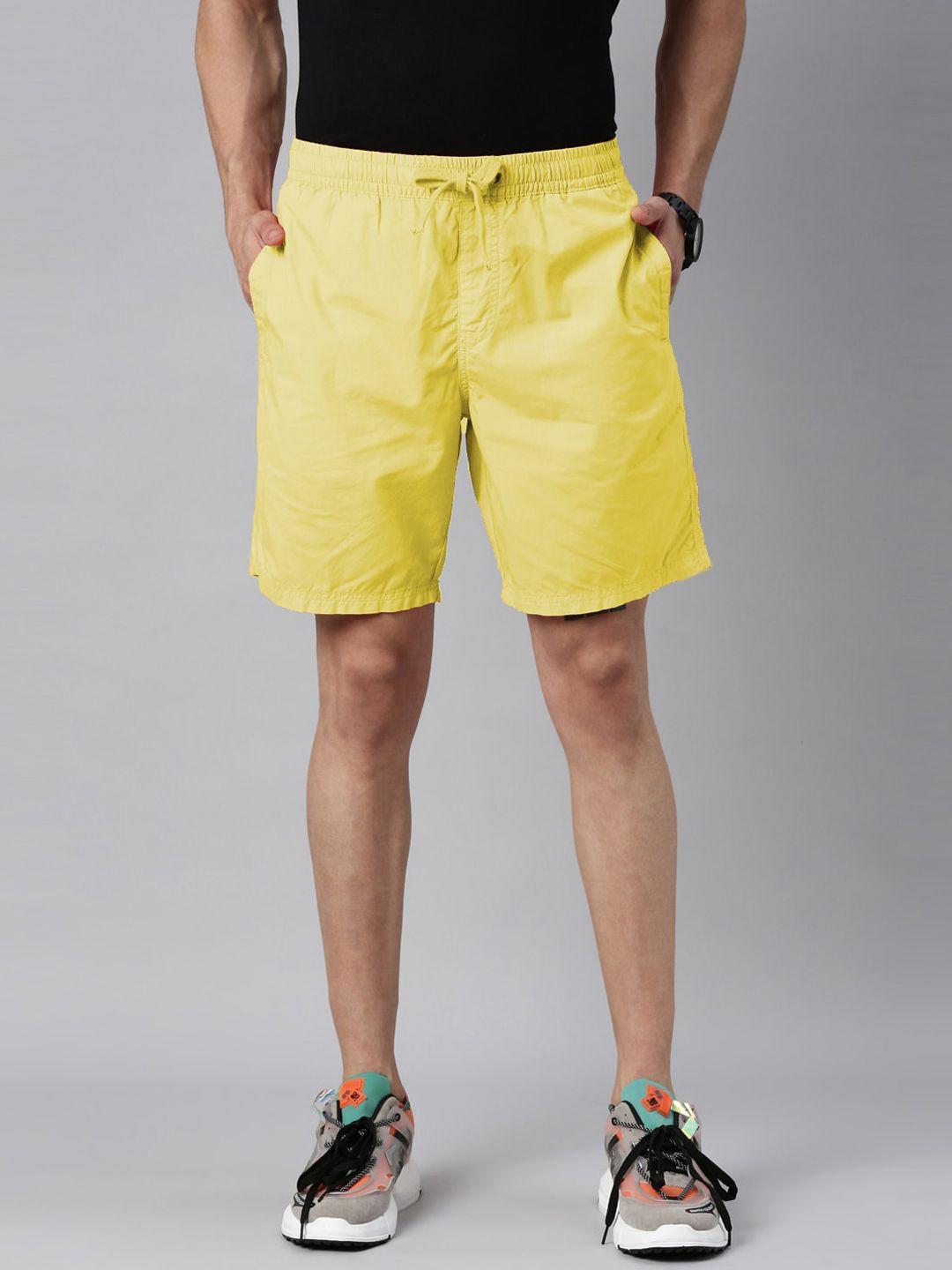 breakbounce-men-yellow-slim-fit-low-rise-shorts