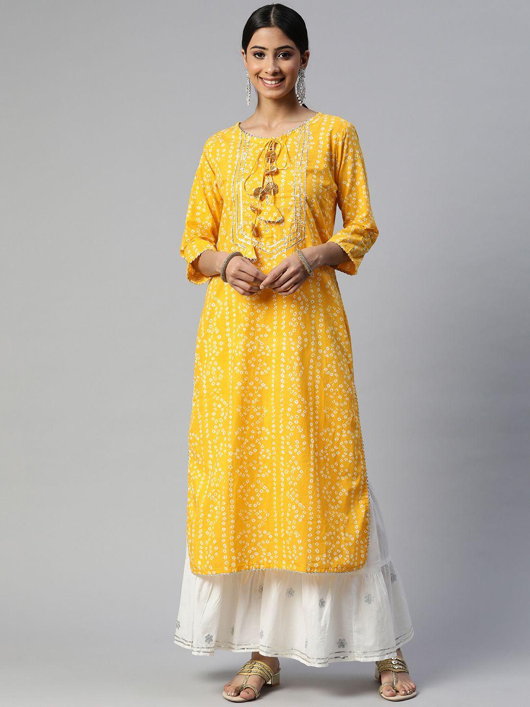 svarchi-women-yellow-&-white-bandhani-printed-gotta-patti-kurta-with-sharara