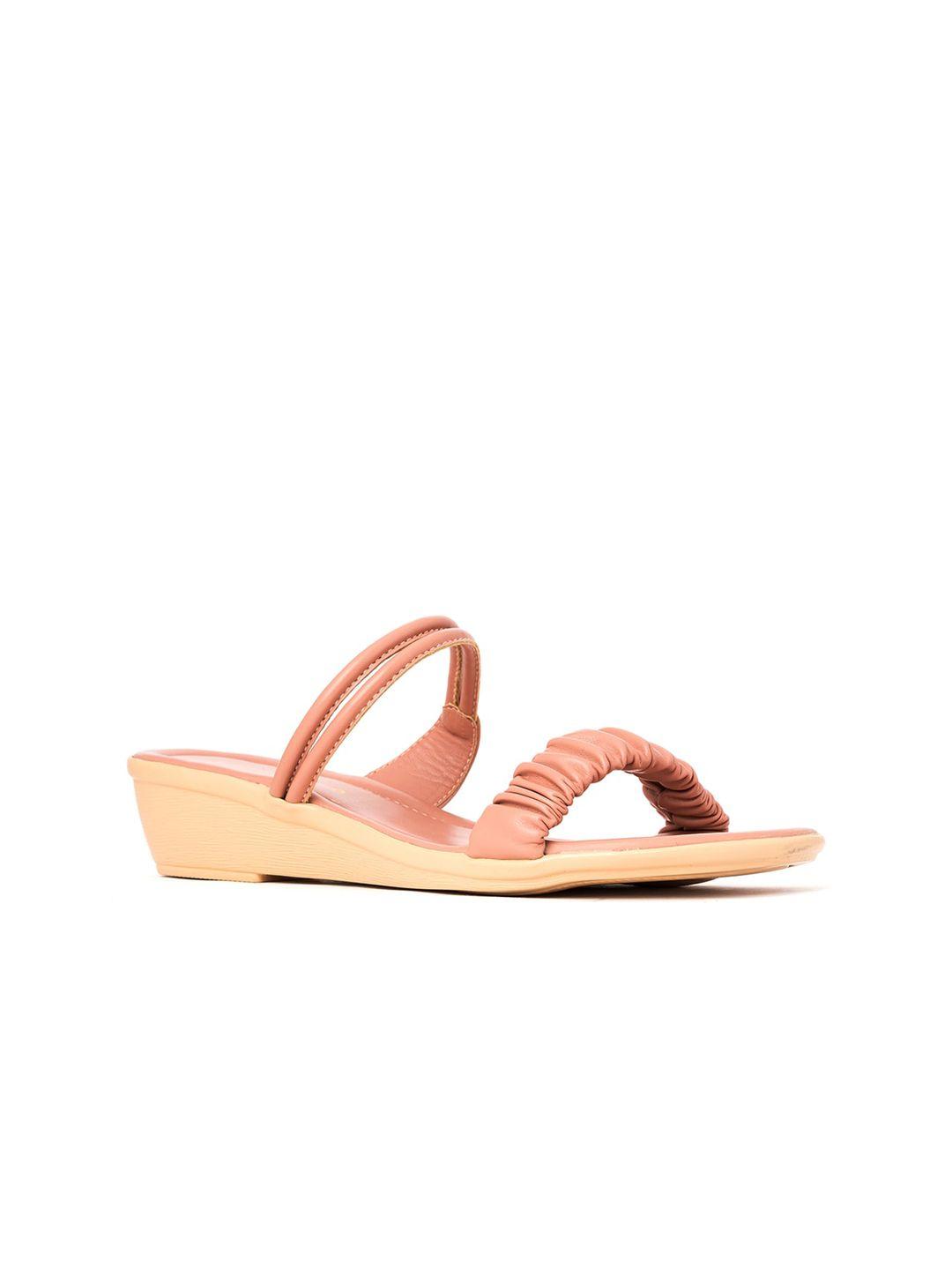 khadims-pink-textured-wedge-sandals-with-buckles