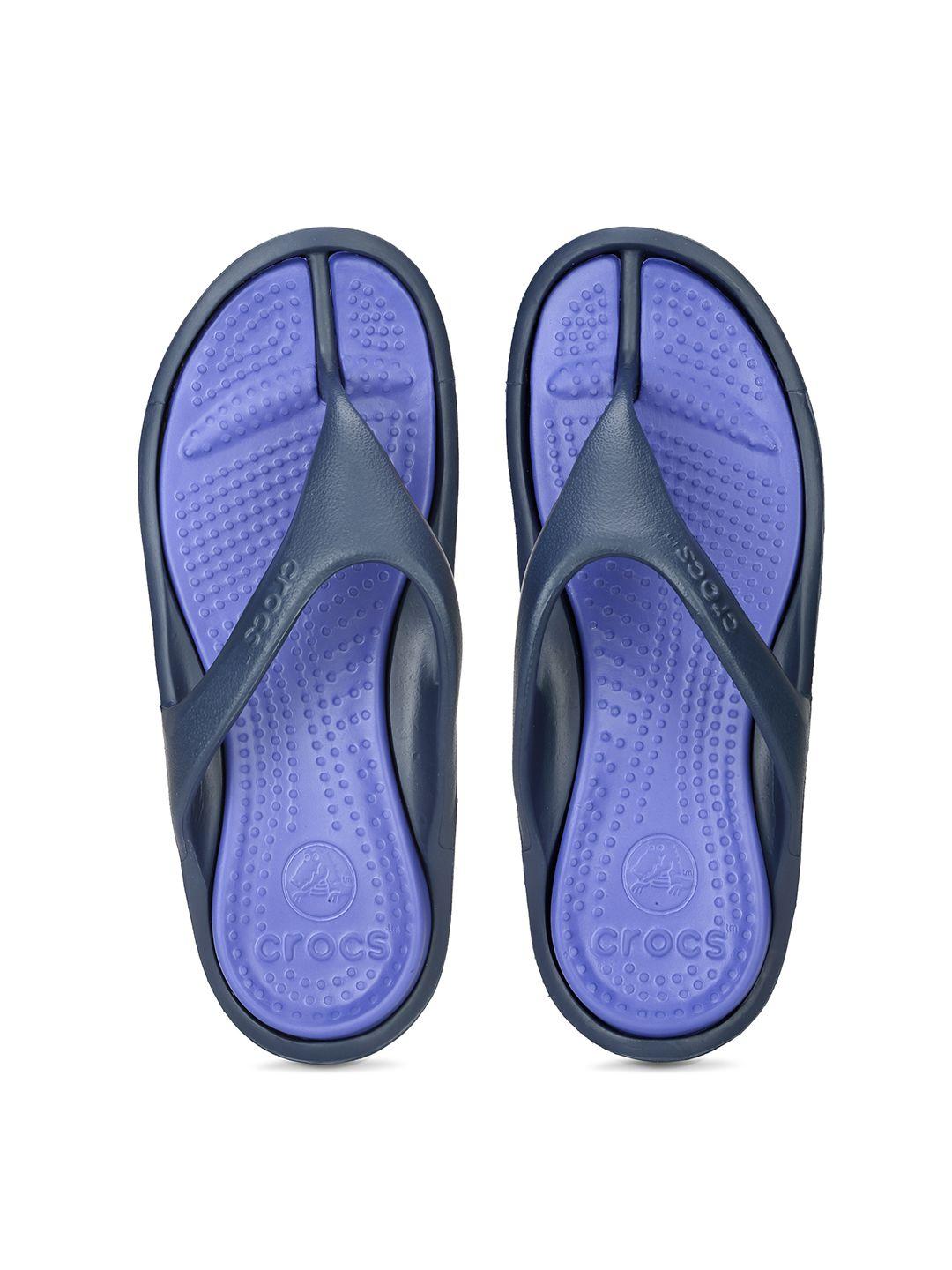 crocs-athens--boys-blue-flip-flops