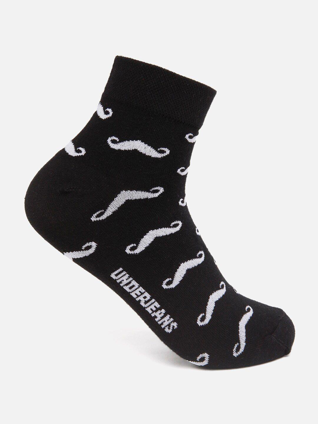 underjeans-by-spykar-men-black-&-white-patterned-cotton-ankle-length-socks