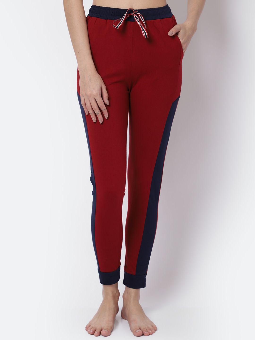 claura-women-maroon-&-navy-blue-solid-pure-cotton-lounge-joggers