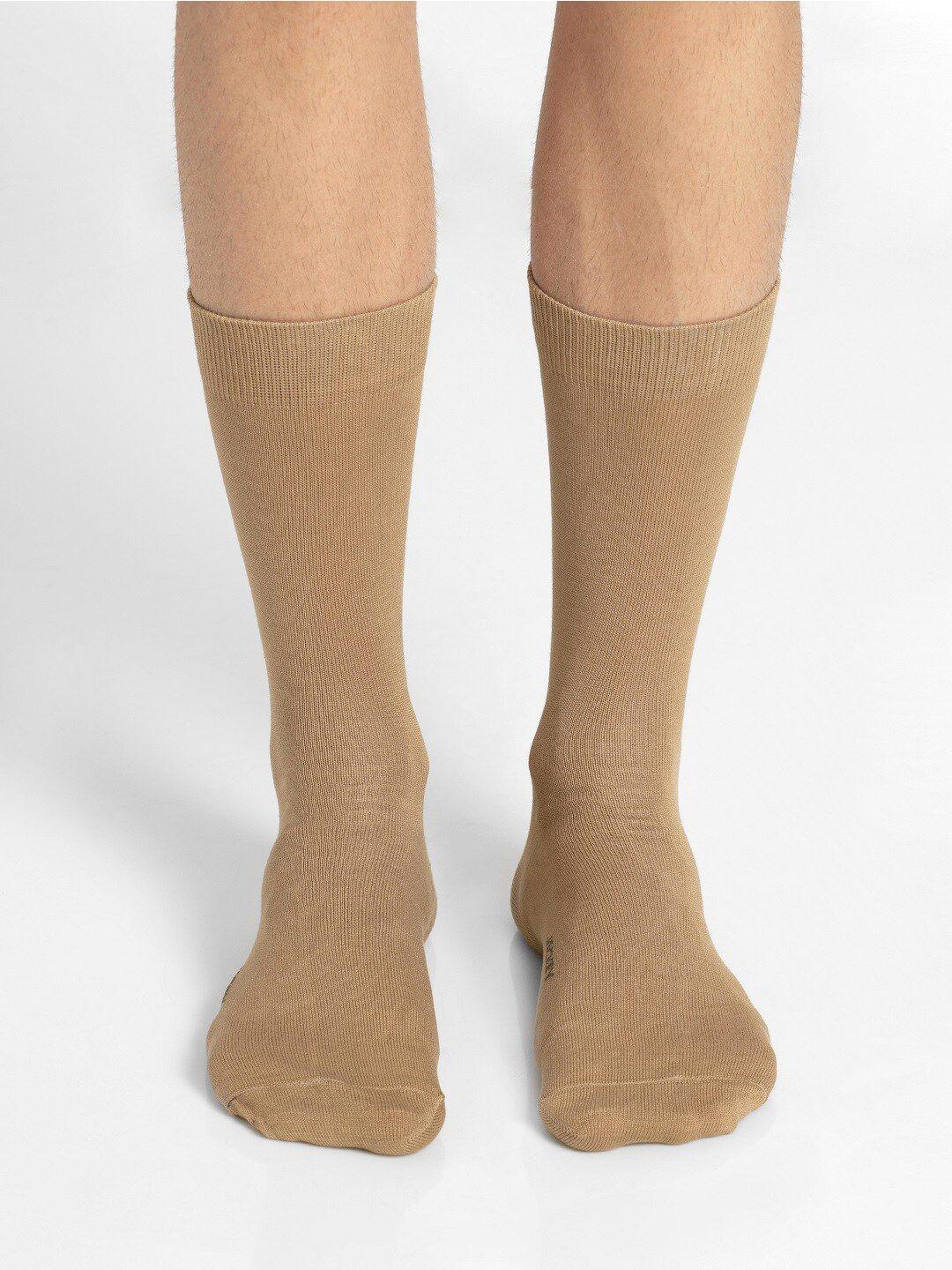 jockey-men-beige-solid-calf-length-socks