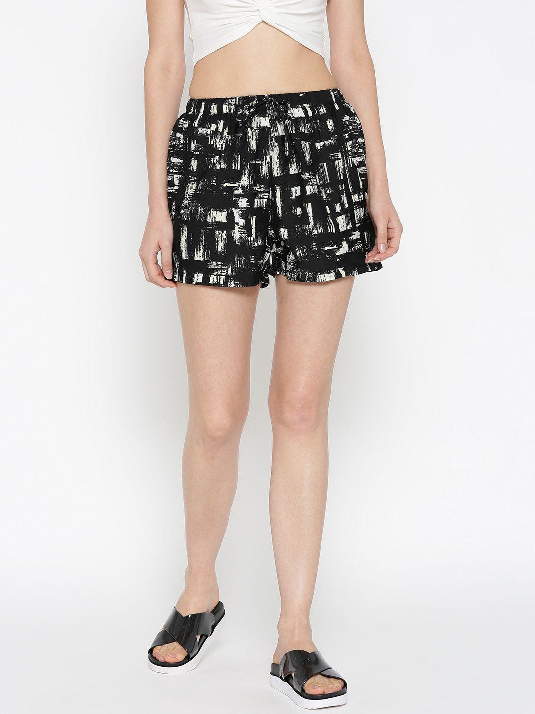 sera-women-black-&-off-white-printed-shorts