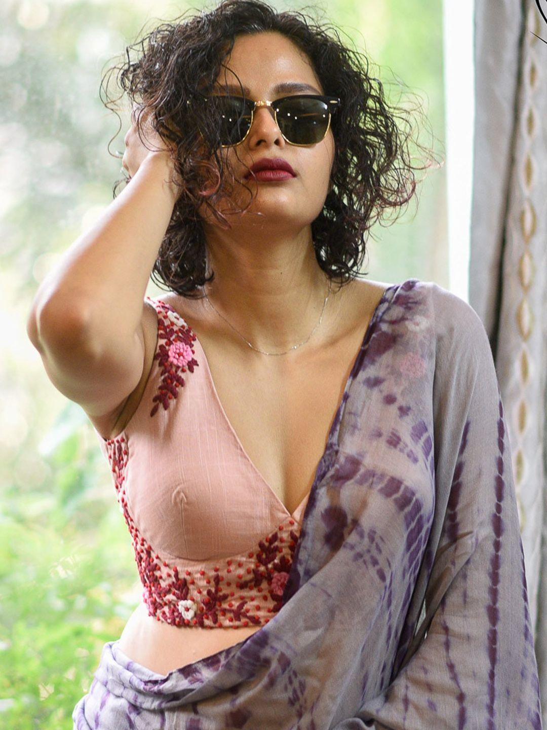 suta-women-pink-&-maroon-embroidered-cotton-saree-blouse