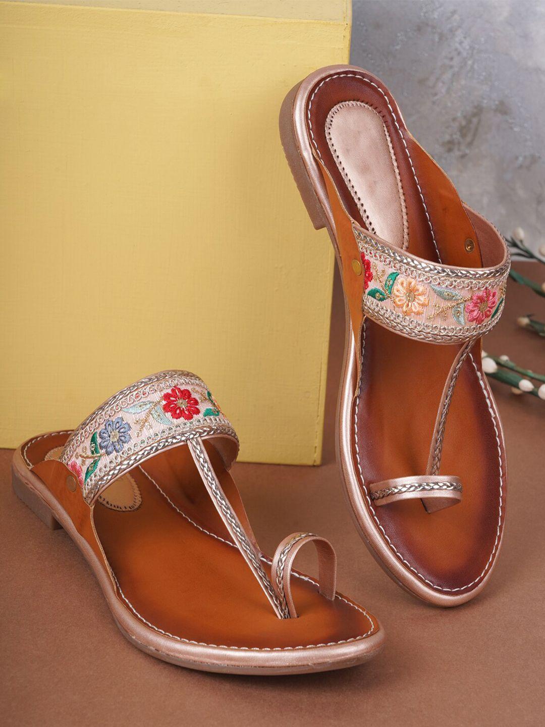style-shoes-women-embellished-one-toe-flats