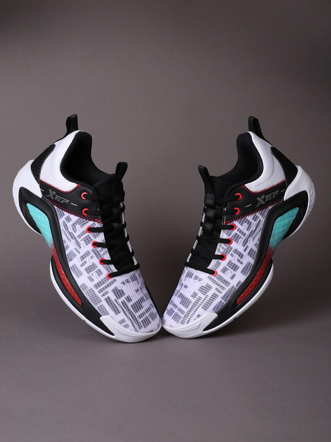 xtep-men-white-textile-basketball-shoes