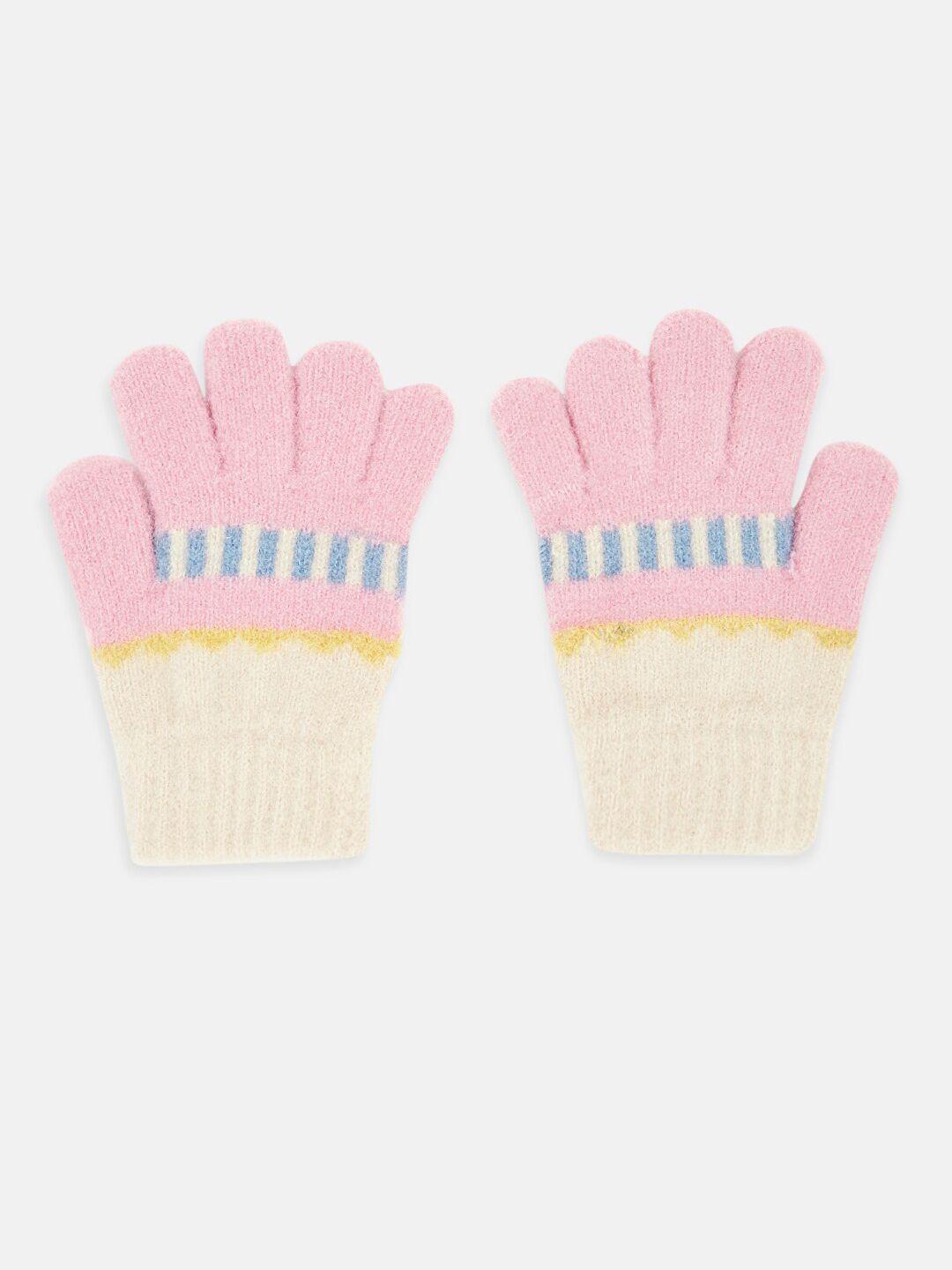 pantaloons-junior-girls-self-design-winter-gloves