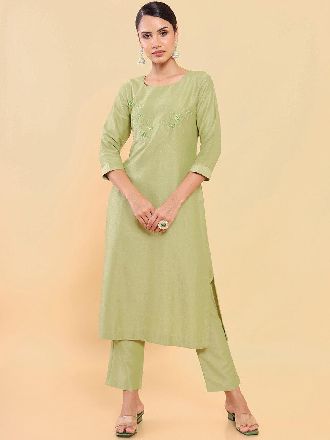 soch-women-green-floral-embroidered-thread-work-kurta-with-trousers