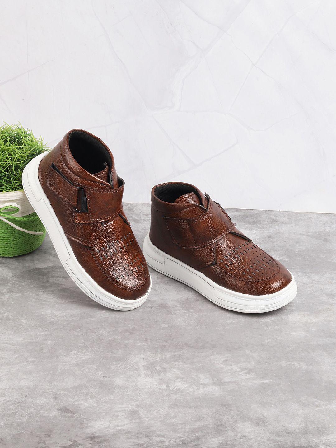 jazzy-juniors-boys-brown-woven-design-sneakers