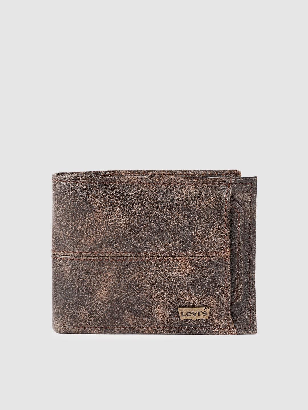 levis-men-brown-textured-leather-two-fold-wallet