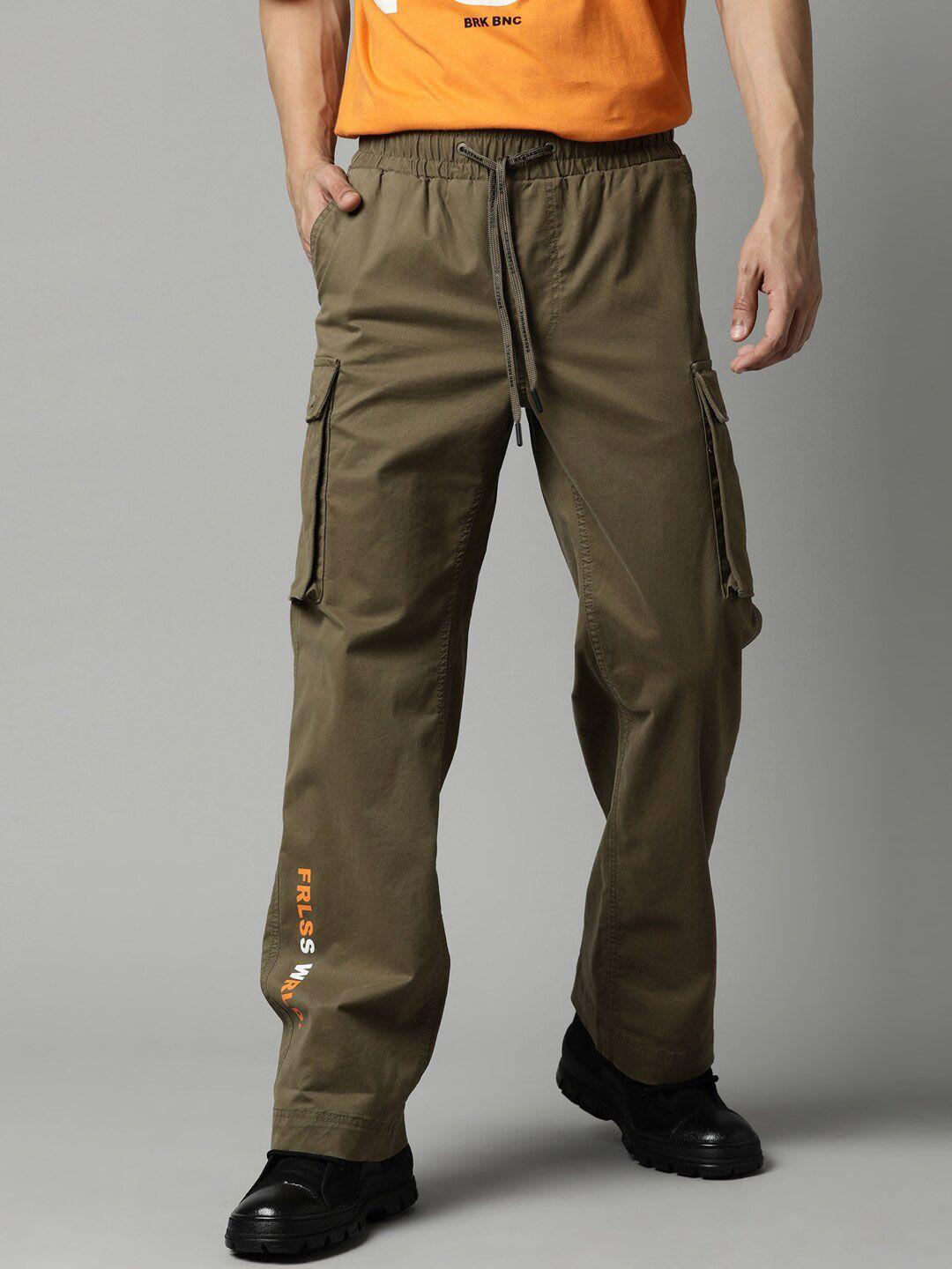 breakbounce-men-olive-green-solid-relaxed-straight-leg-straight-fit-cargos-trousers