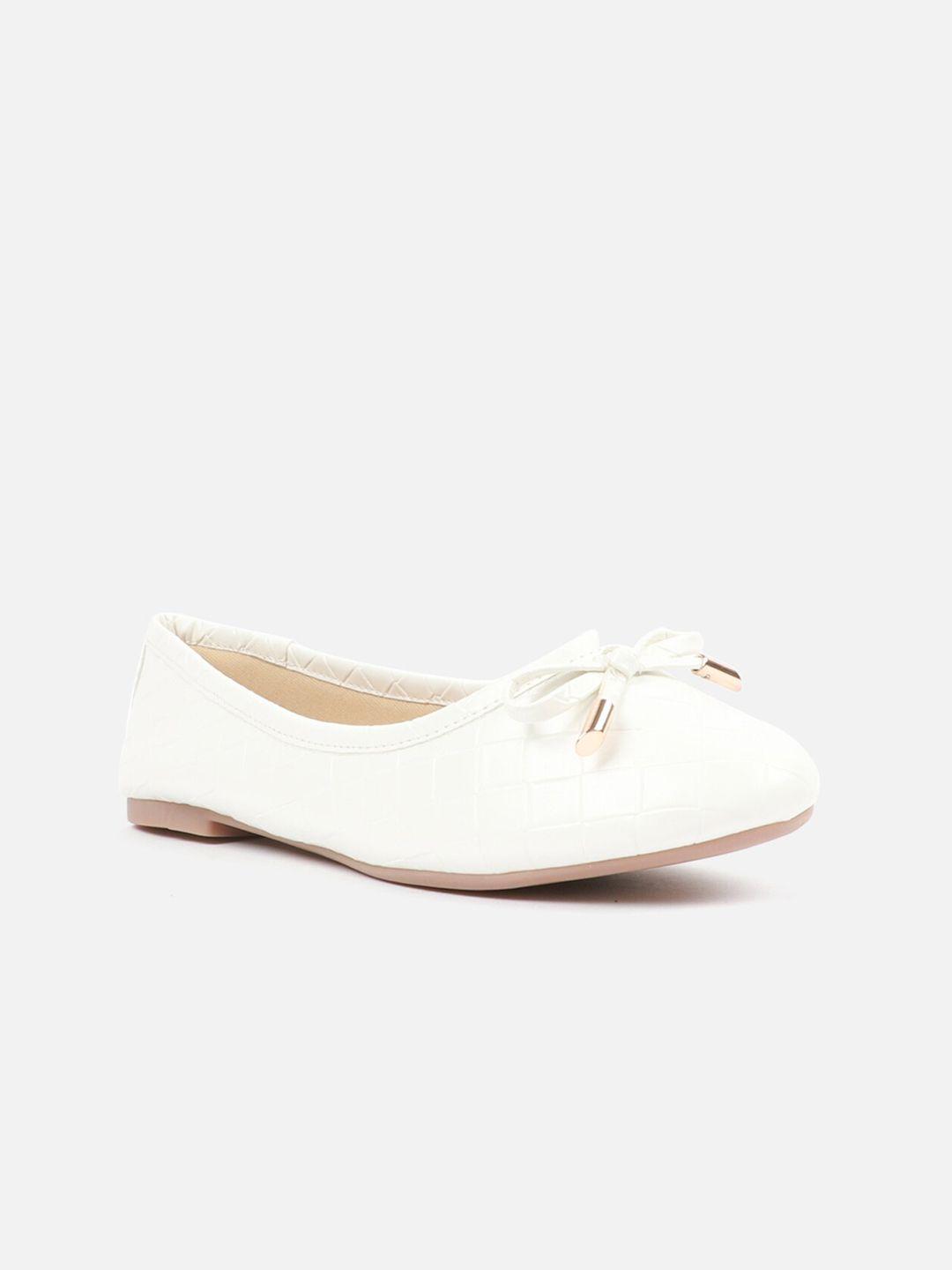 carlton-london-women-white-textured-synthetic-ballerinas-flats-with-bows
