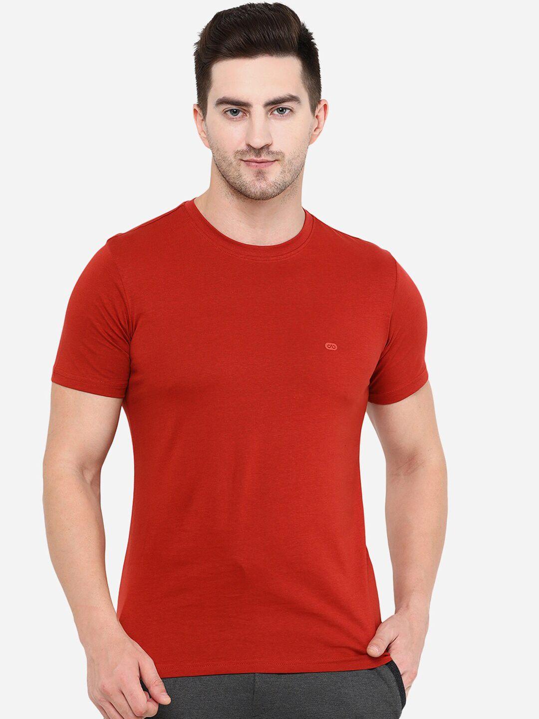 jade-blue-men-red-solid-round-neck-slim-fit-cotton-t-shirt