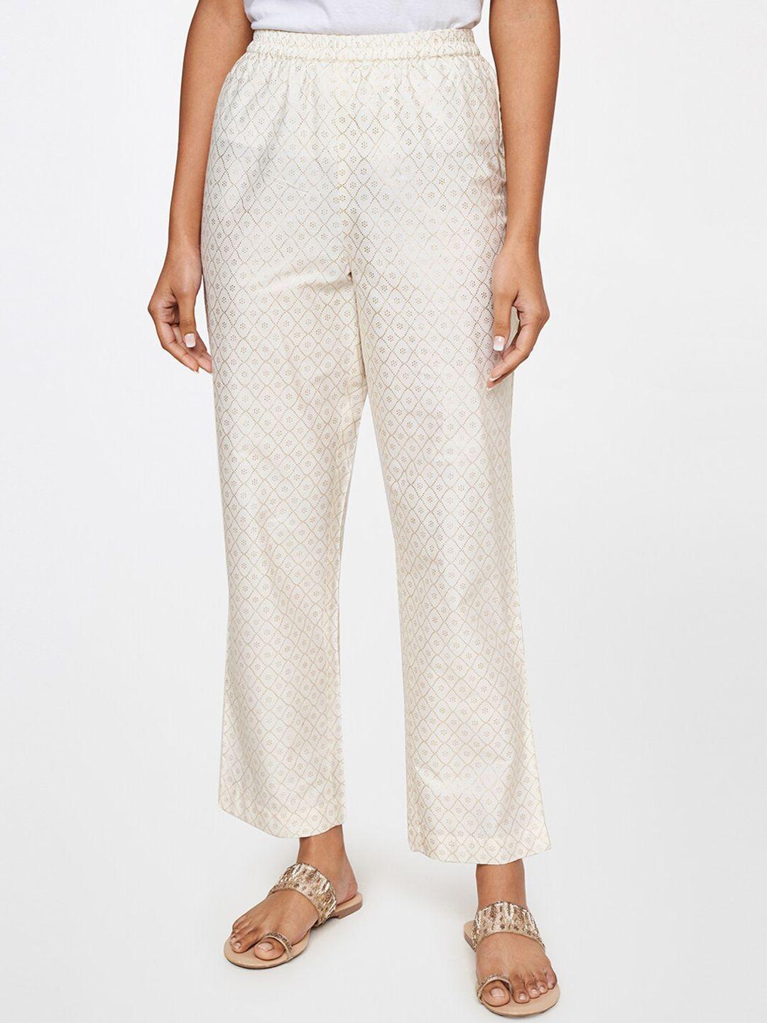itse-women-white-printed-textured-slip-on-trousers