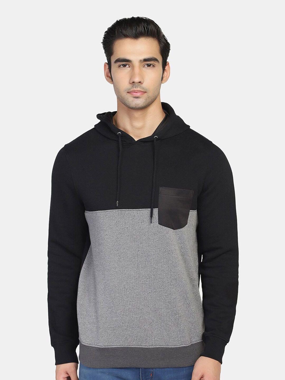 blackberrys-men-black-colourblocked-cotton-sweatshirt