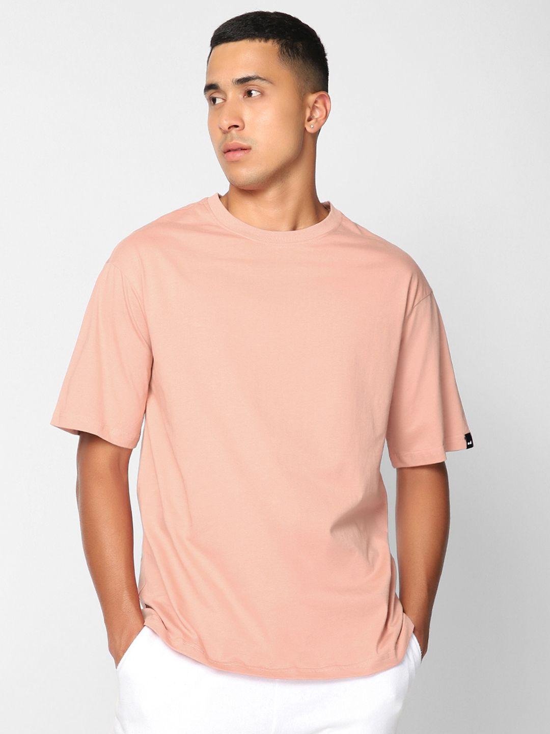 bewakoof-men-coral-solid-round-neck-oversized-cotton-t-shirt