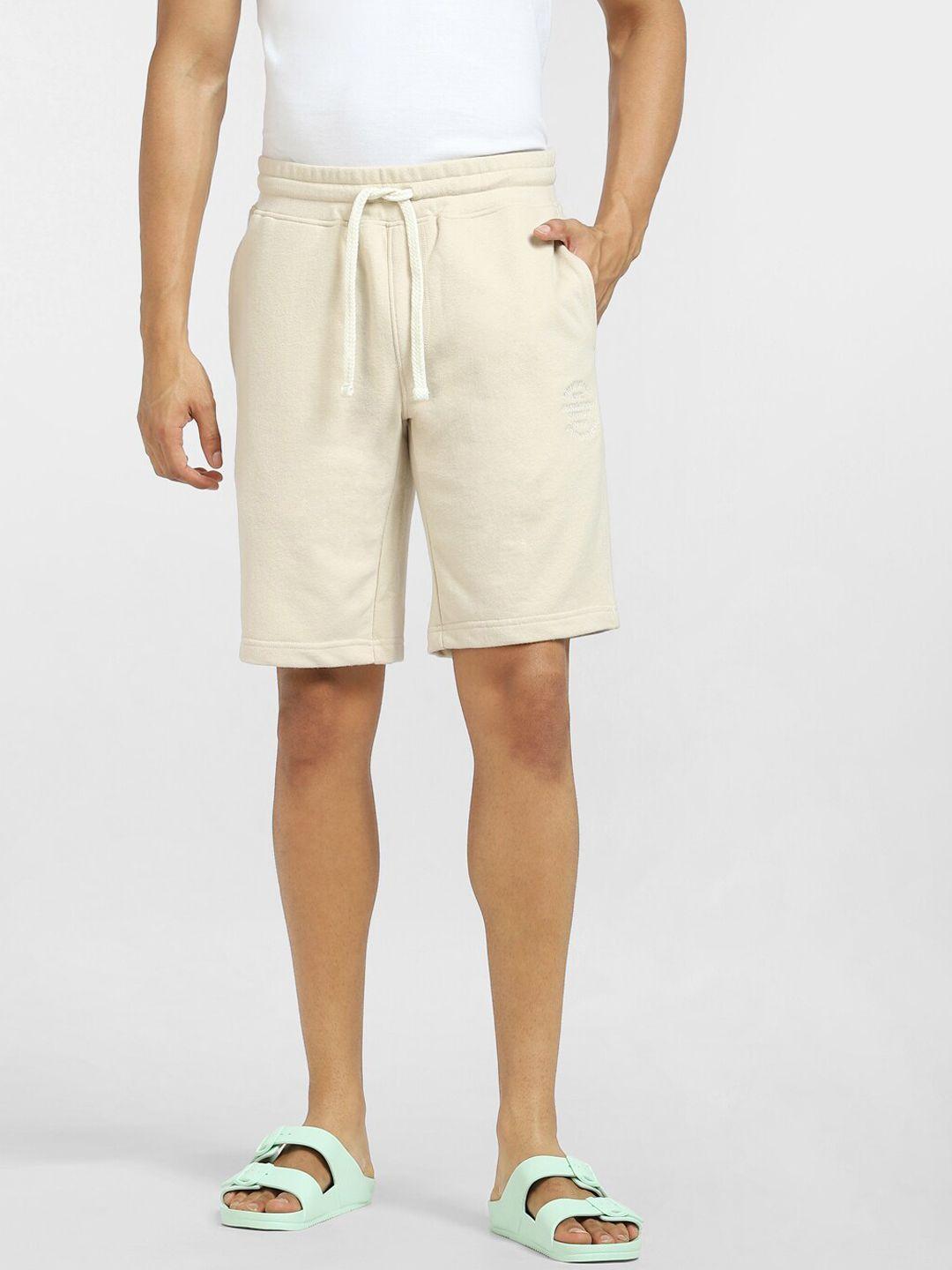 jack-&-jones-men-low-rise-cotton-regular-shorts