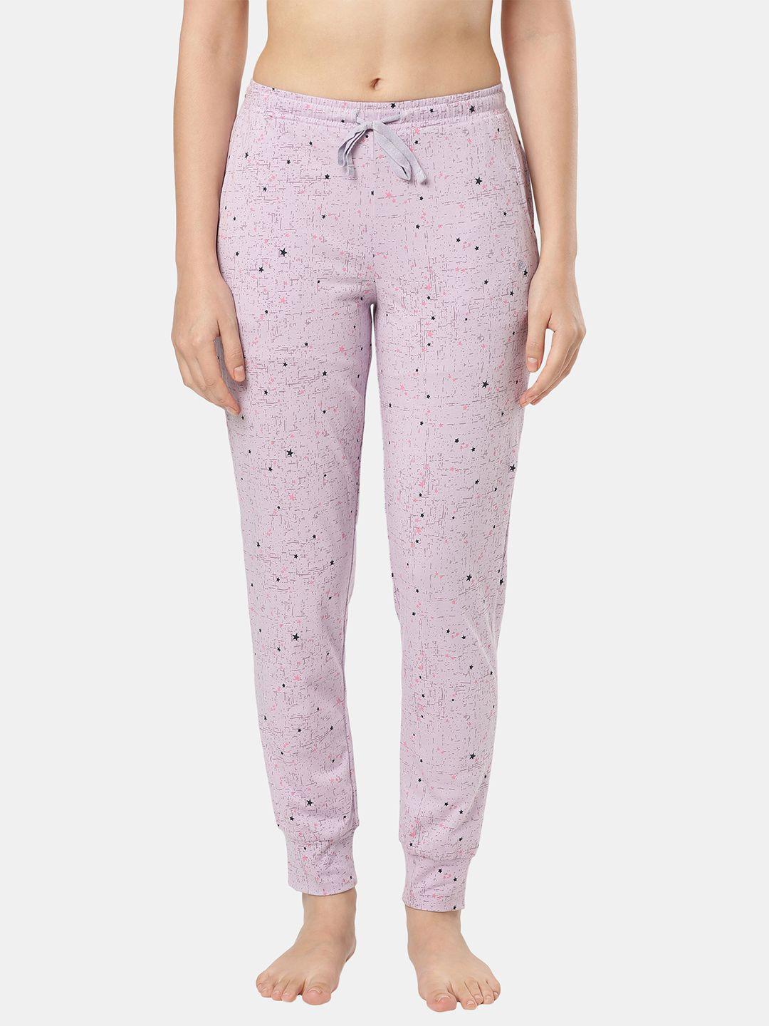 jockey-women-printed-combed-cotton-relaxed-fit-joggers
