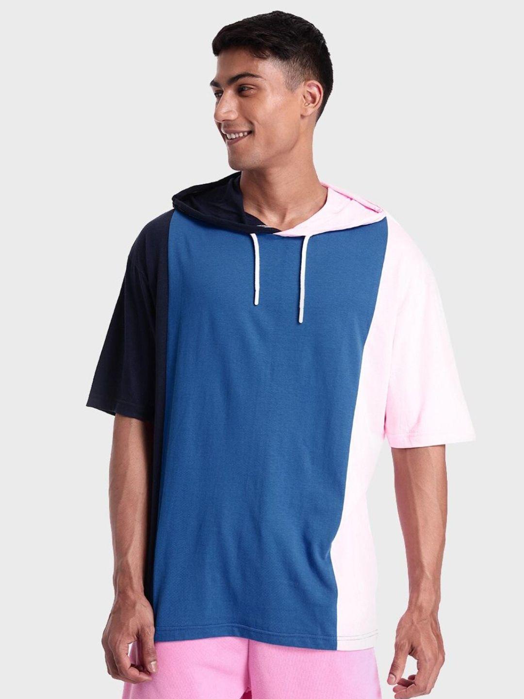bewakoof-men-cotton-colourblocked-oversized-hooded-sweatshirt