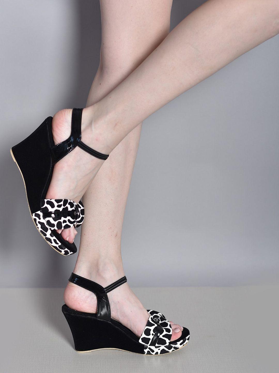 action-printed-wedge-heels
