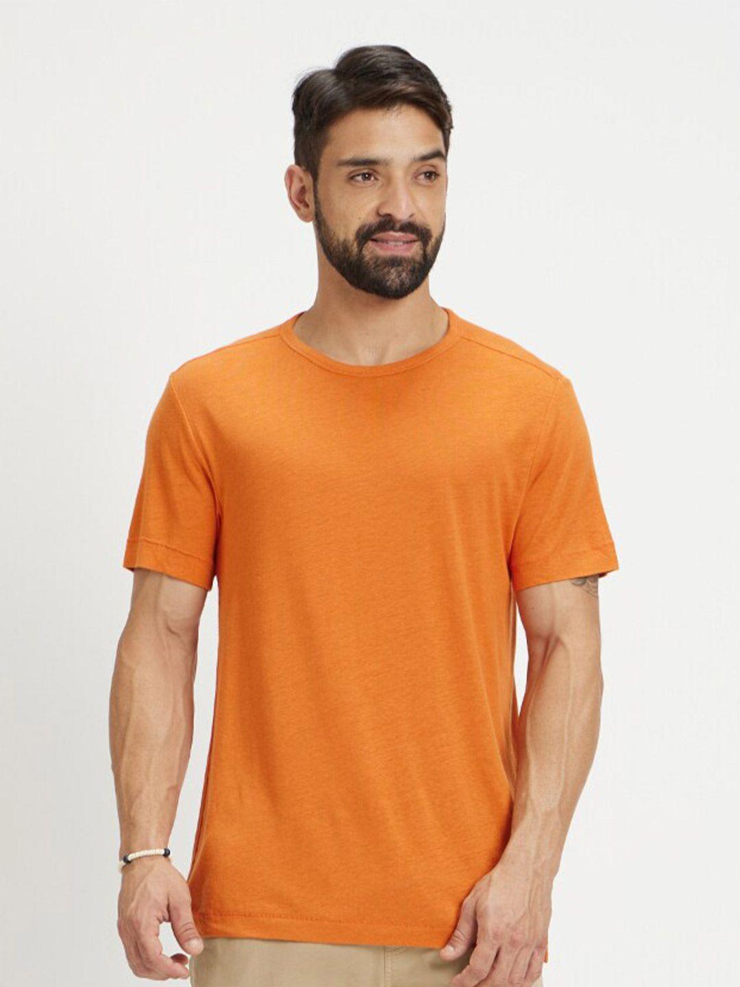 celio-men-orange-linen-pockets-t-shirt