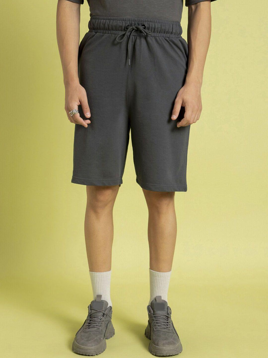 bewakoof-men-grey-mid-rise-shorts