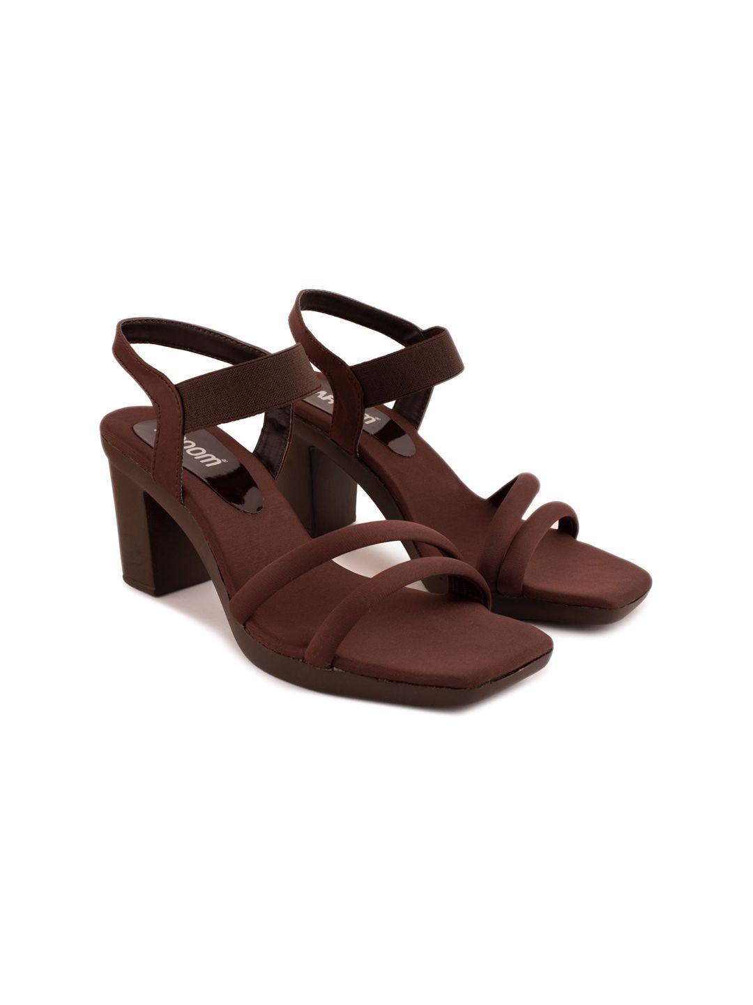 aroom-brown-block-sandals-with-buckles
