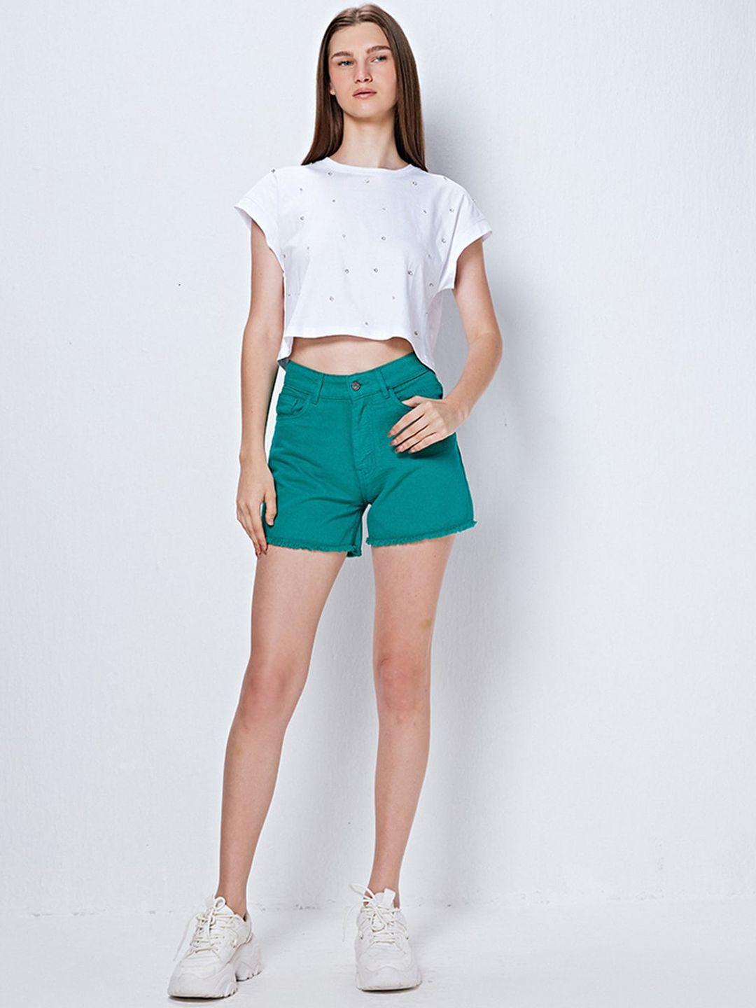 cover-story-women-green-mid-rise-shorts
