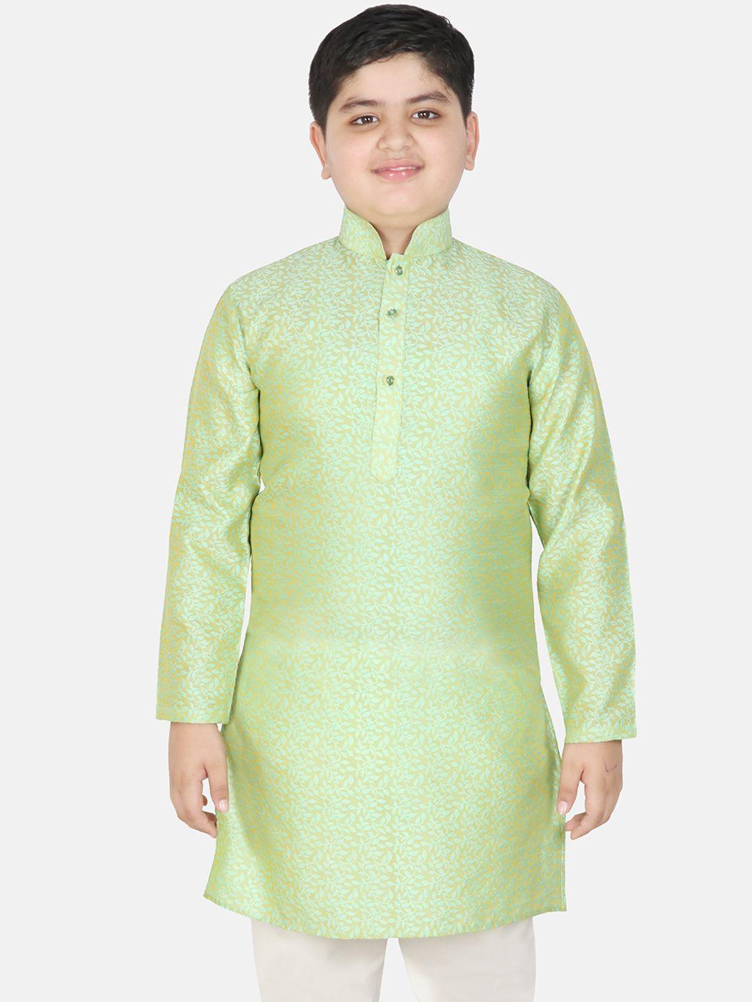 sg-yuvraj-boys-floral-embroidered-mandarin-collar-jacquard-weave-raw-silk-straight-kurta