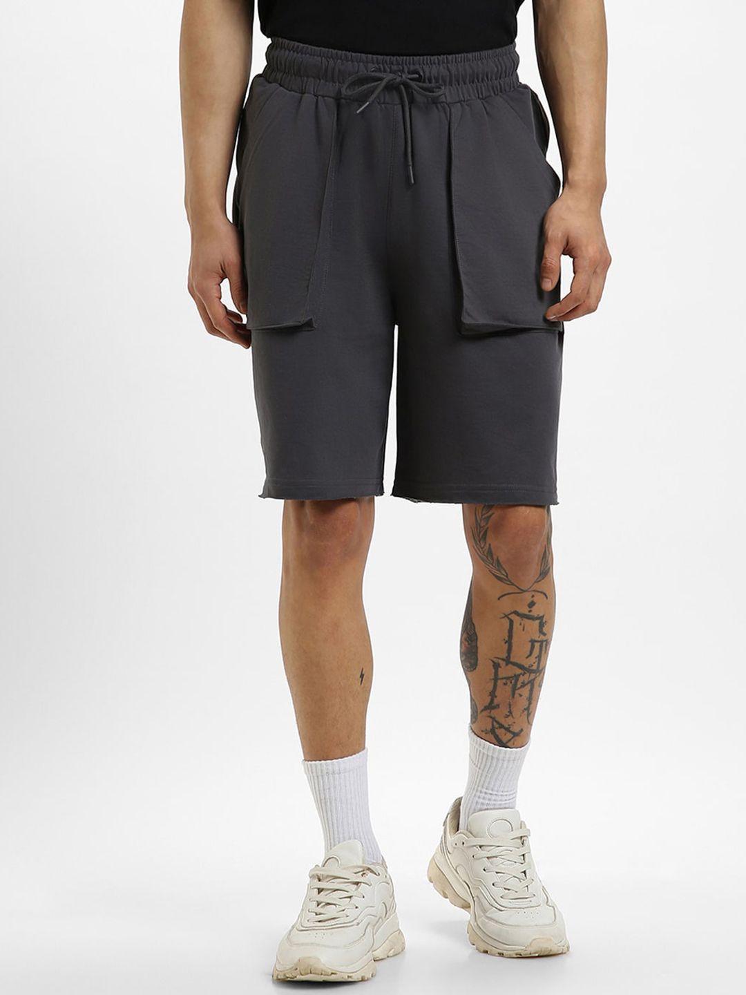 bewakoof-men-grey-mid-rise-oversized-cotton-shorts