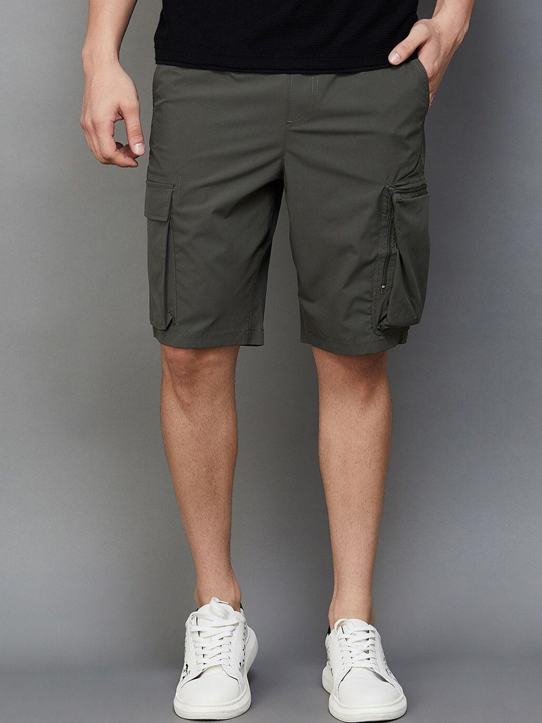 bossini-men-mid-rise-cotton-cargo-shorts