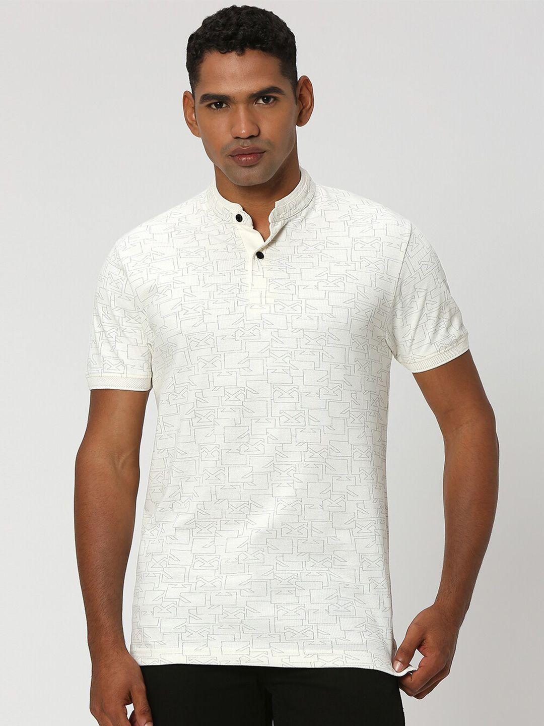 mufti-men-off-white-henley-neck-pockets-slim-fit-t-shirt