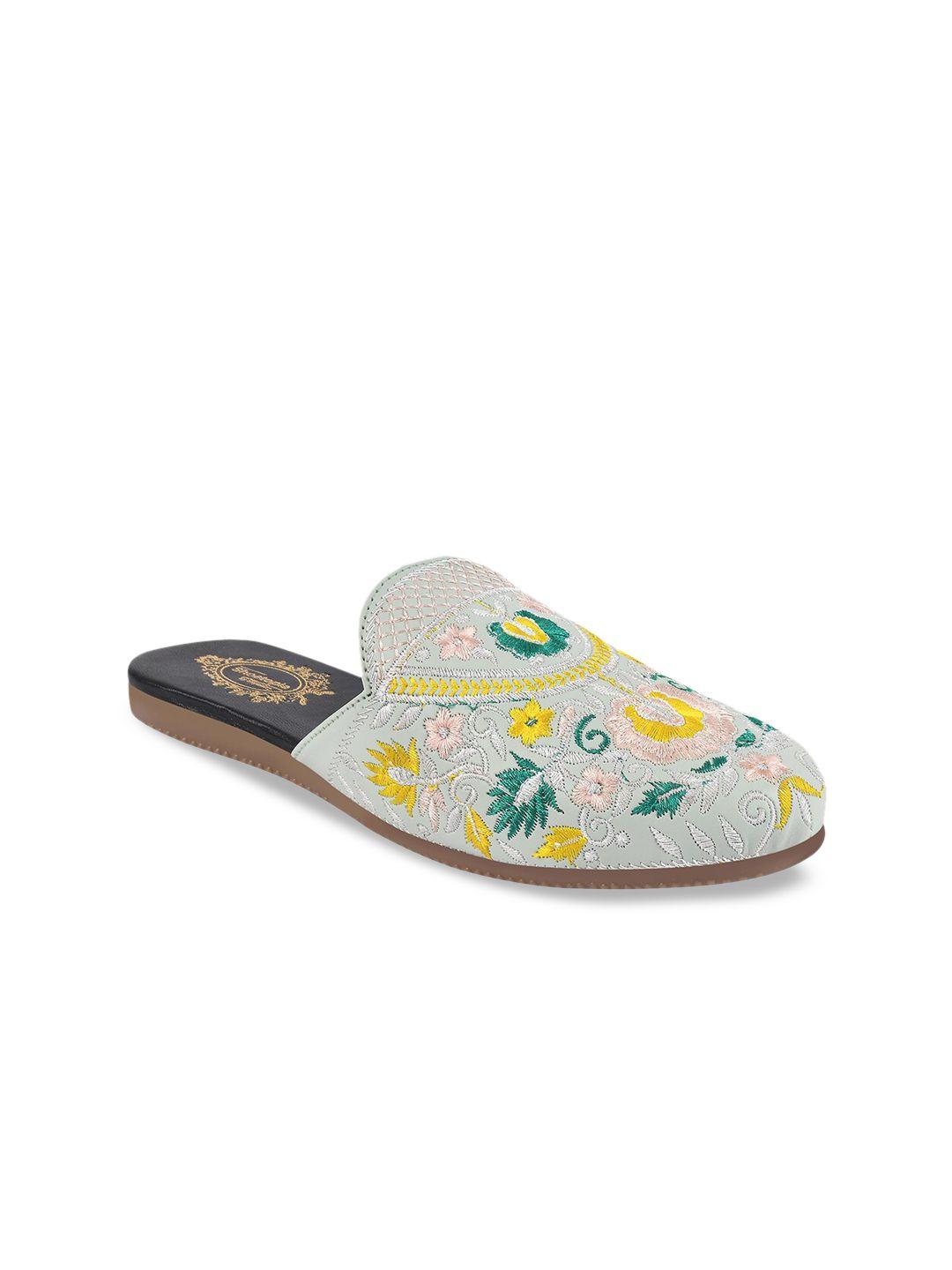 shoetopia-girls-embroidered-ethnic-mules