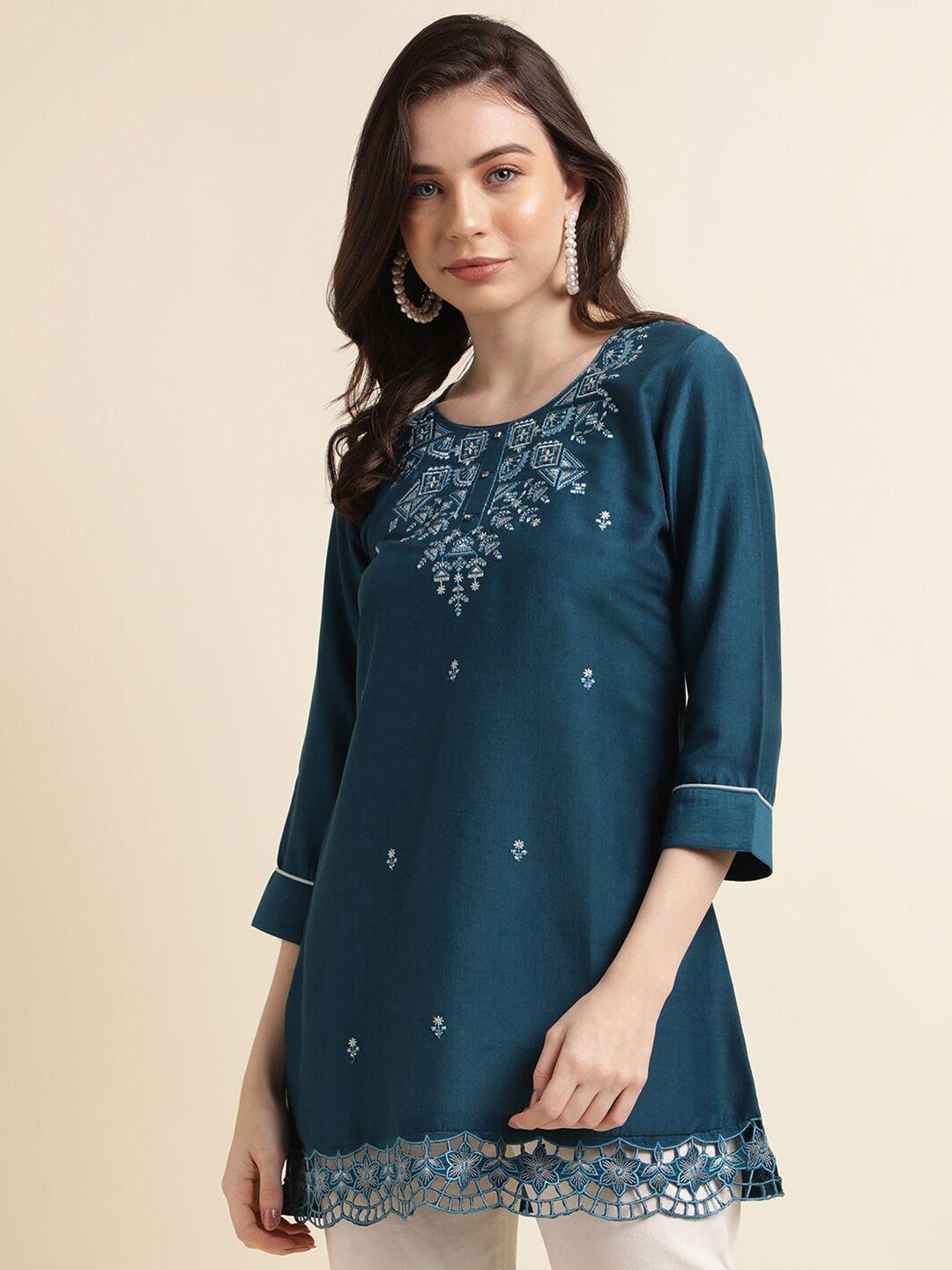 sangria-ethnic-motifs-embroidered-round-neck-straight-kurti