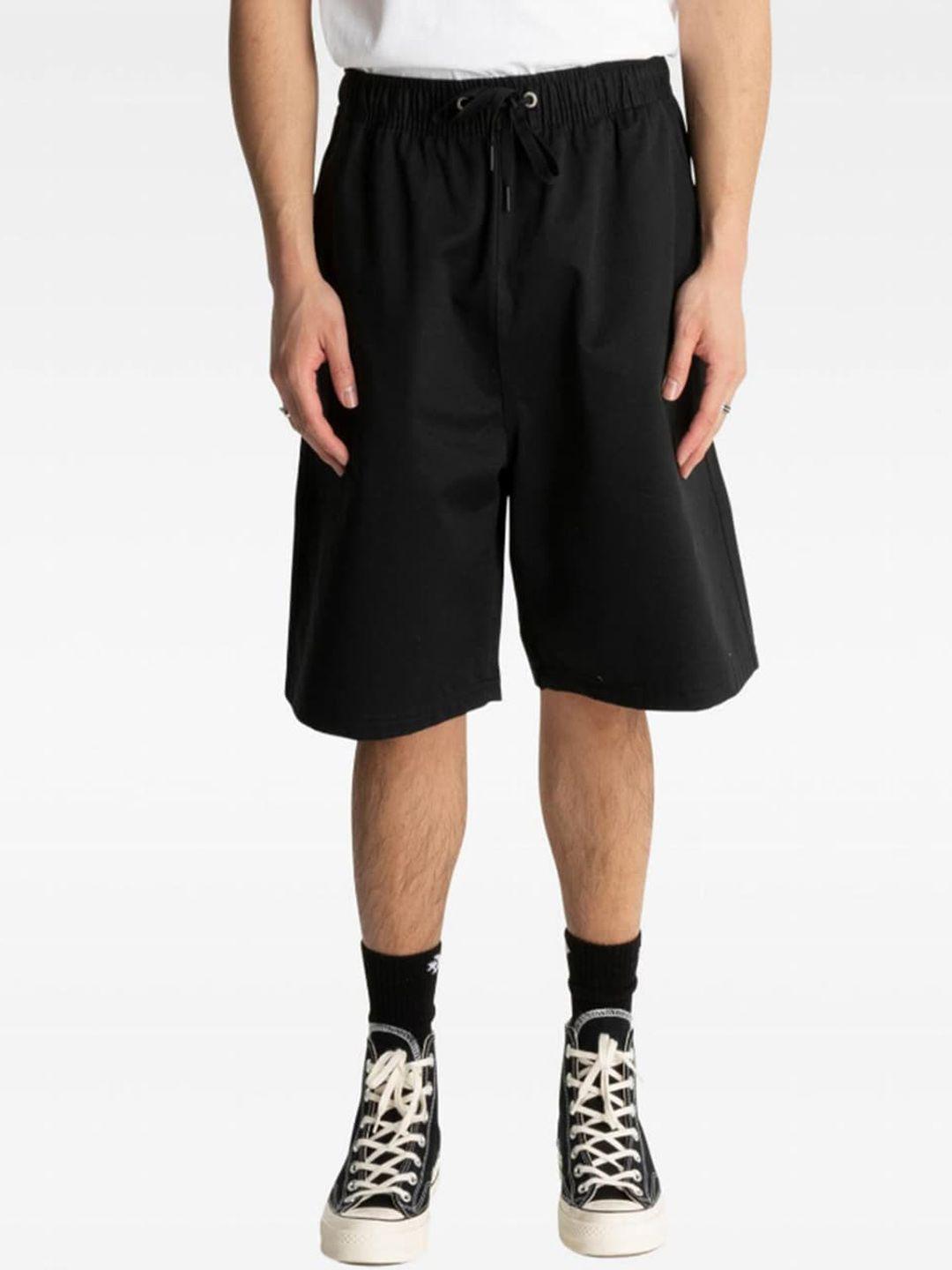 converse-men-loose-fit-shorts
