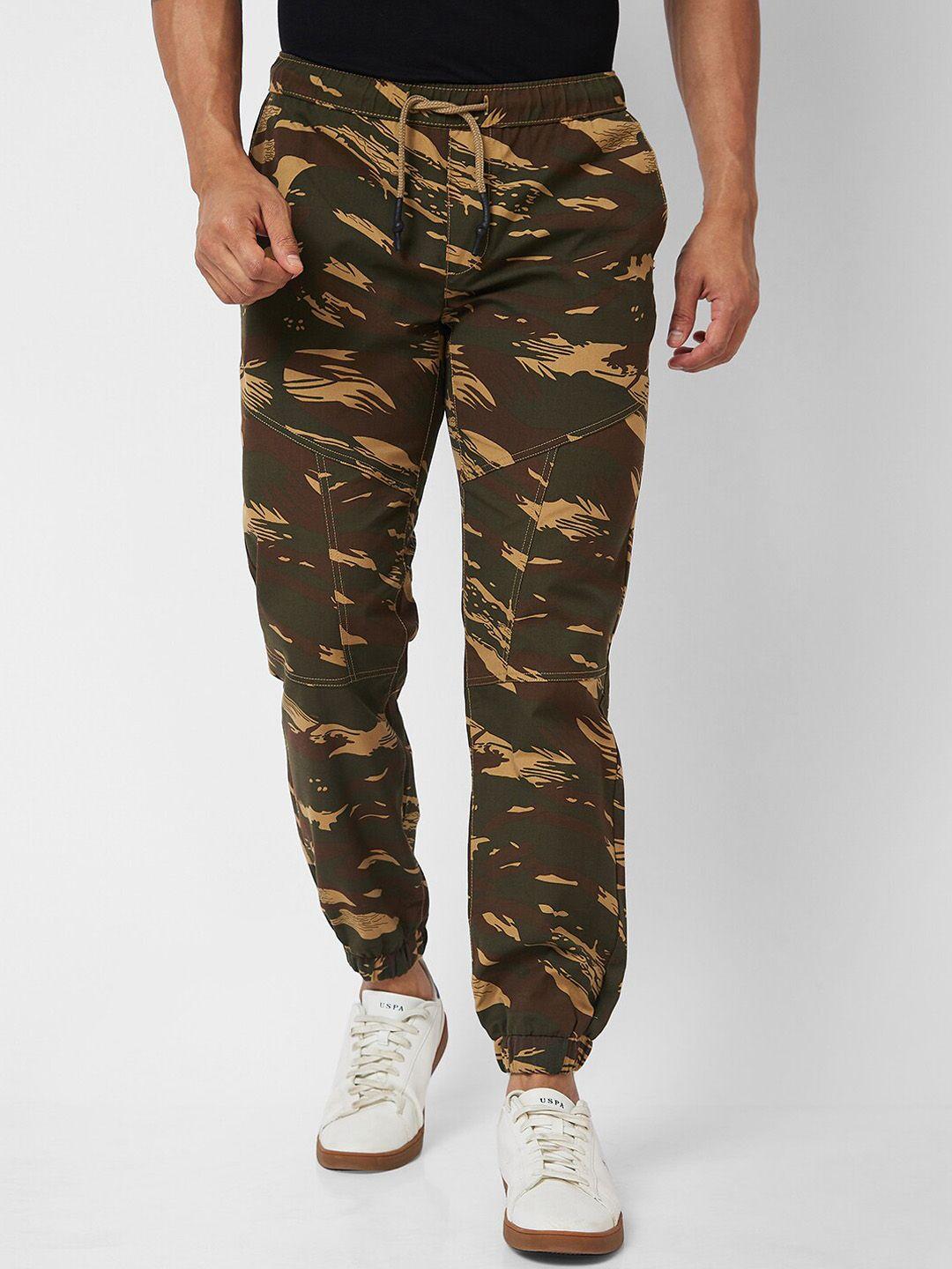 vastrado-men-camouflage-printed-classic-cotton-joggers