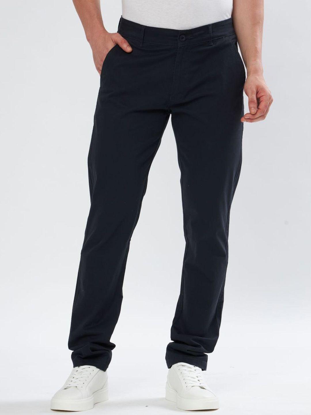 united-denim-men-relaxed-slim-fit-mid-rise-denim-regular-trousers