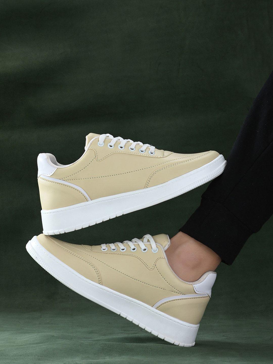 the-roadster-lifestyle-co.-men-cream-coloured-&-white-comfort-insole-lightweight-sneakers