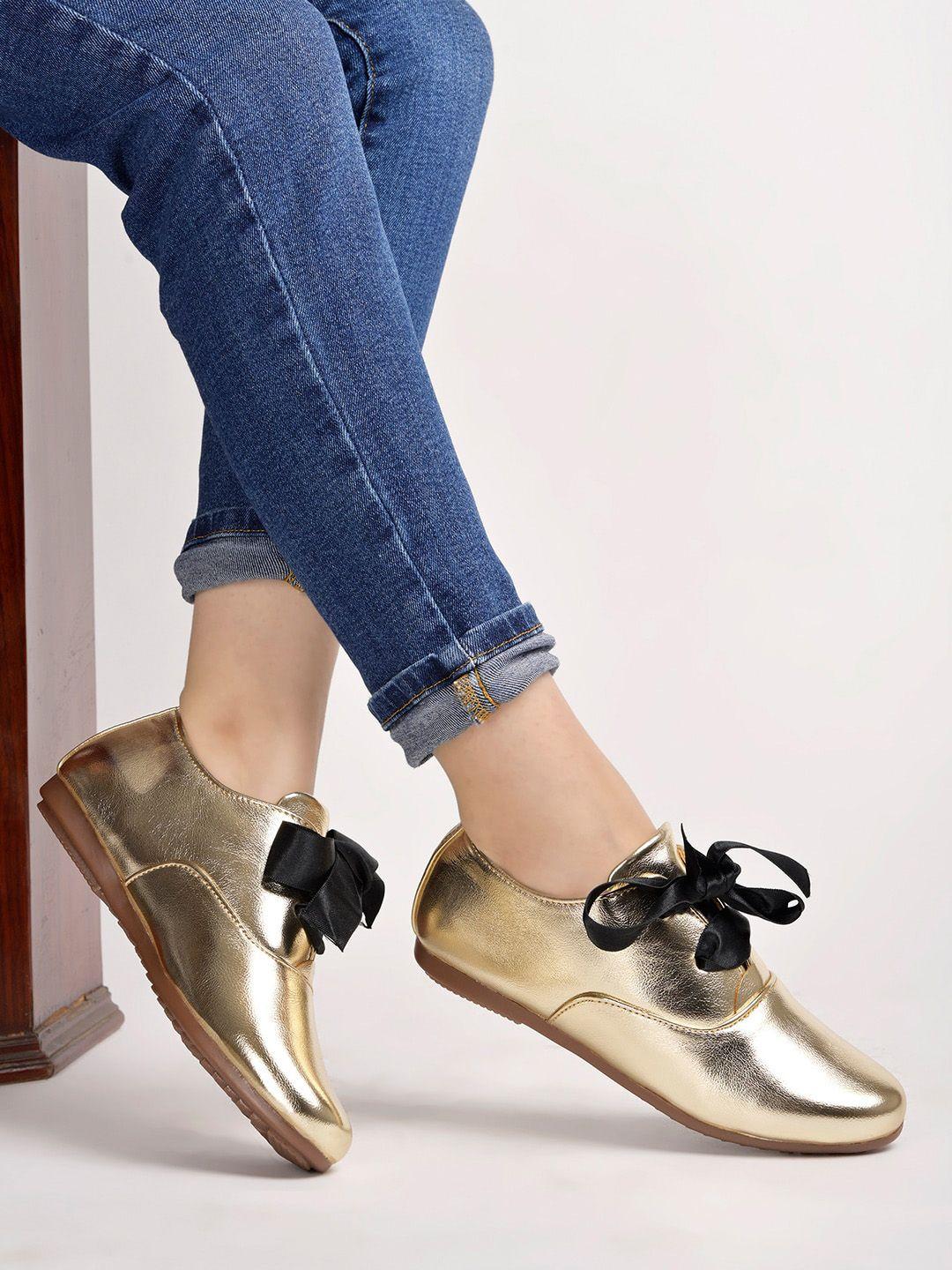 shoetopia-women-golden-sneakers